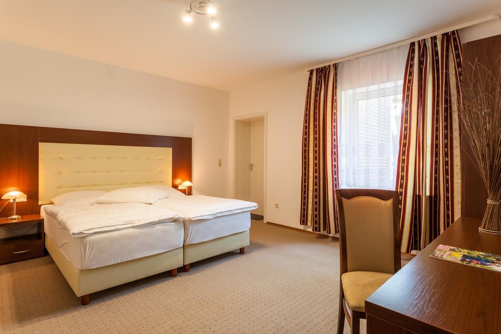 Landhotel Zur Linde Verden an der Aller Buitenkant foto