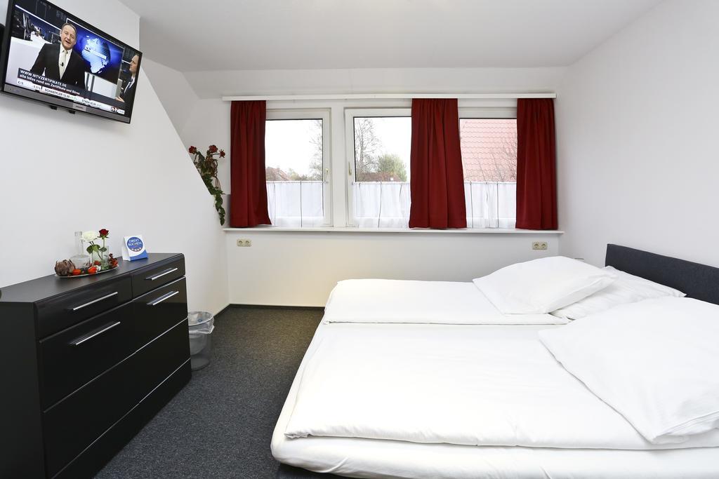 Landhotel Zur Linde Verden an der Aller Buitenkant foto